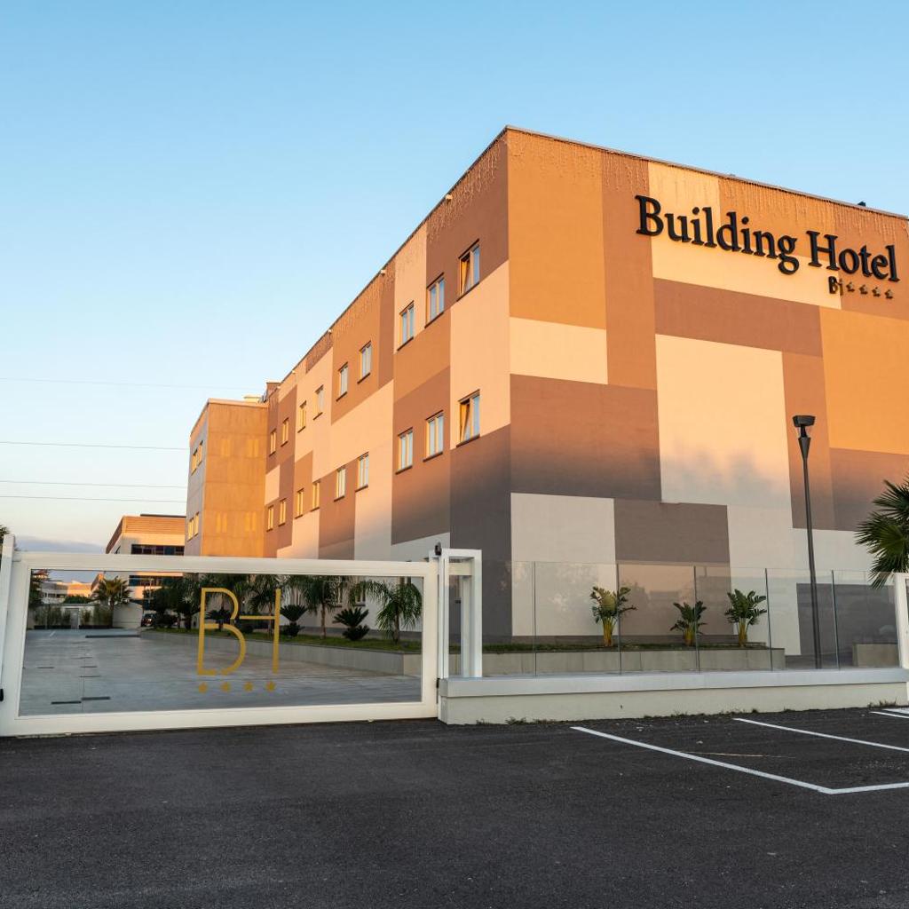 Building Hotel — 