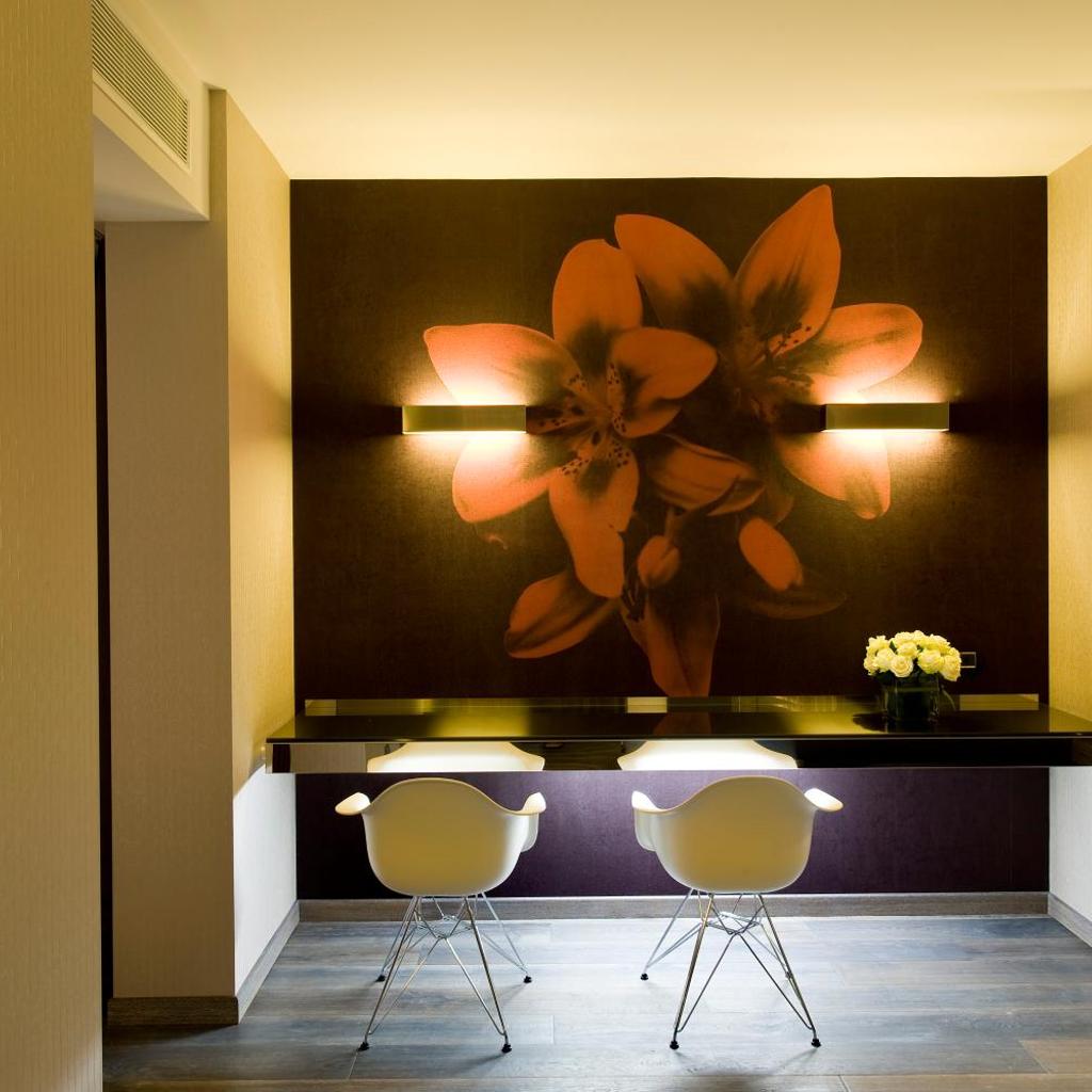 Viola Mhotel — 