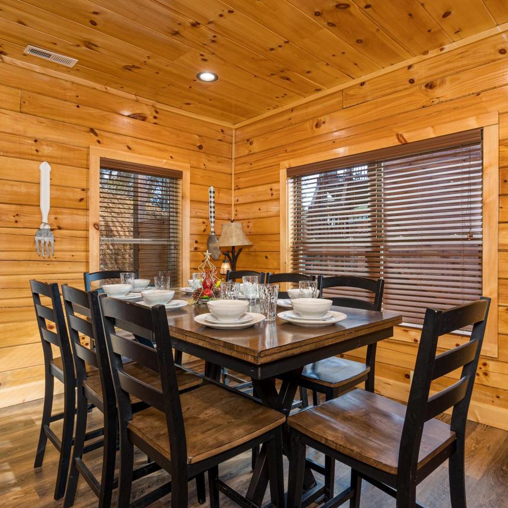 Photograph of Luxe 5BR Cabin, Hot Tub, Theater & Game Room 1mi to the Strip! 4mi to Dollywood
