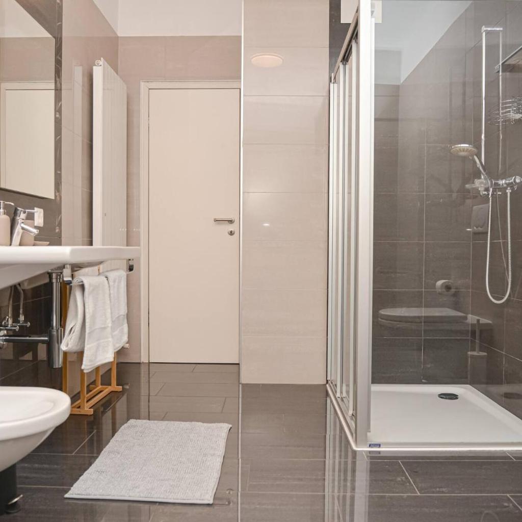 Image 14 - Central Plaza Apartment Br in Lugano