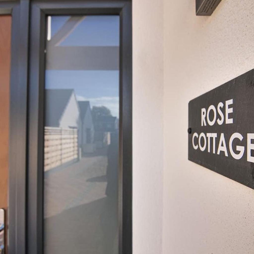 Photograph of Hoxne Cottages - Rose Cottage with private hot tub