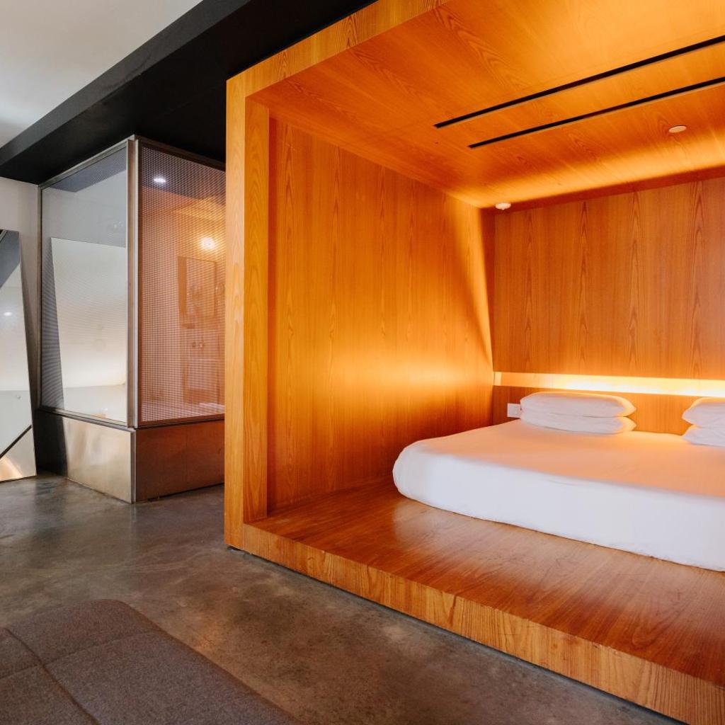 Photograph of Hotel Alameda, Highline