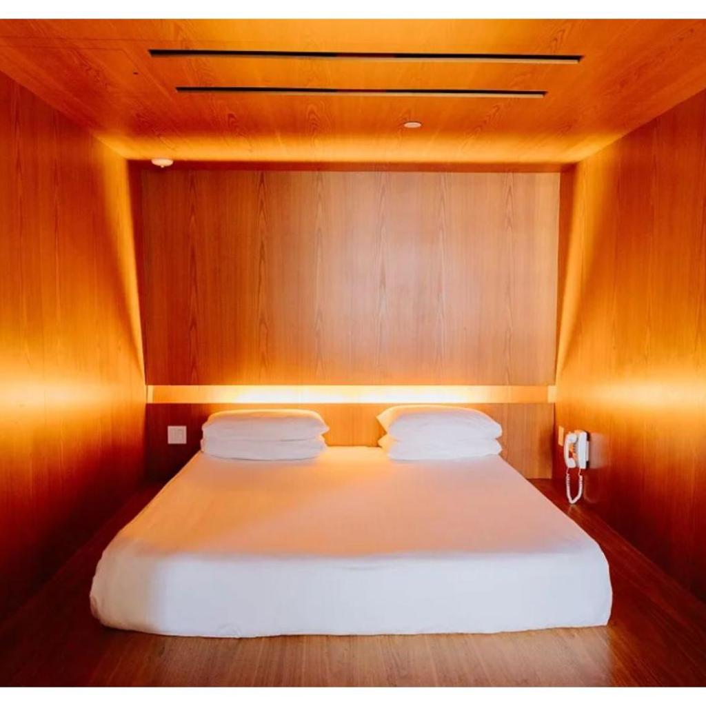Photograph of Hotel Alameda, Highline