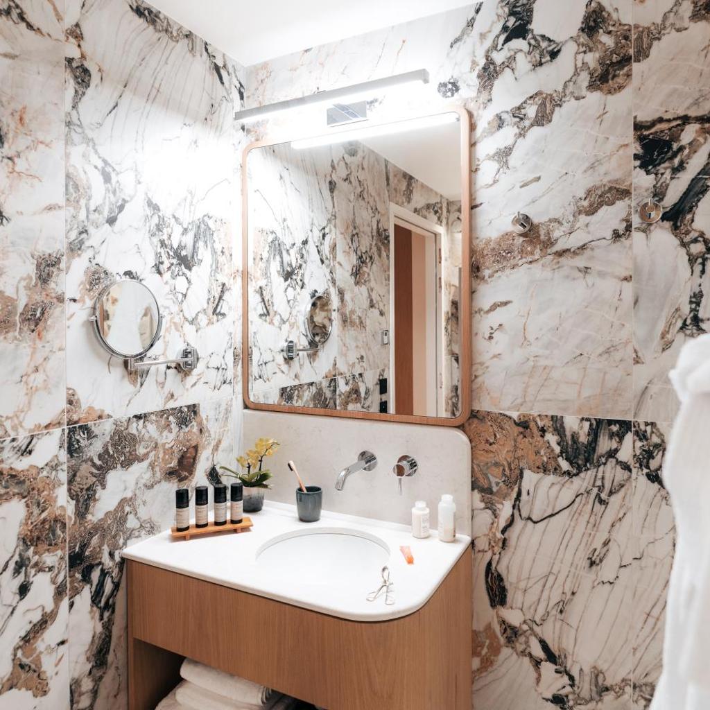 Padam Hôtel — 