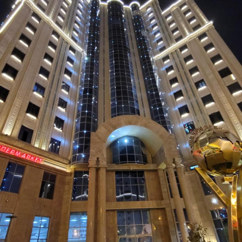 HOTEL AYNI — 