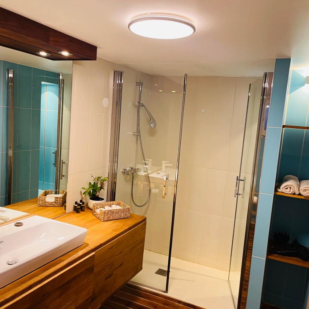 Family suite with garden and amaizing view to Lugano – Bild