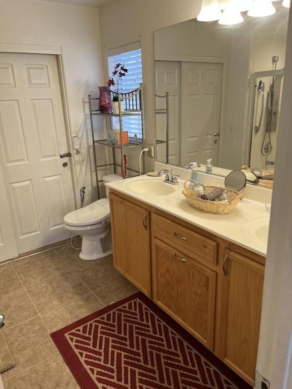 Photograph of Vic's 3 bedroom 4beds & POOL centrally located!