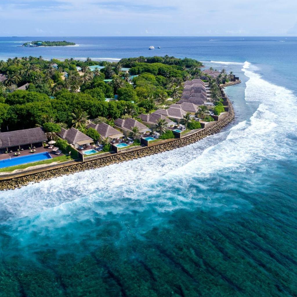 Sheraton Maldives Full Moon Resort & Spa — 