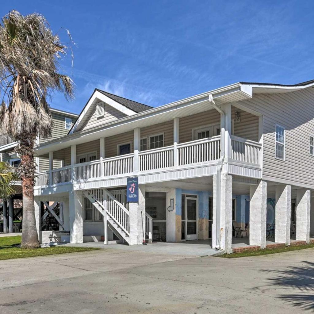 Photograph of Murrells Inlet Upstairs Unit: 1 Block to Beach!