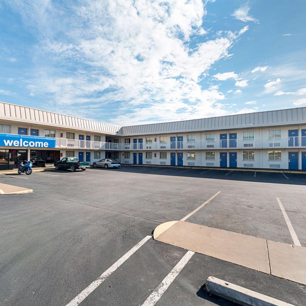 Photograph of Motel 6 San Antonio TX I10 West
