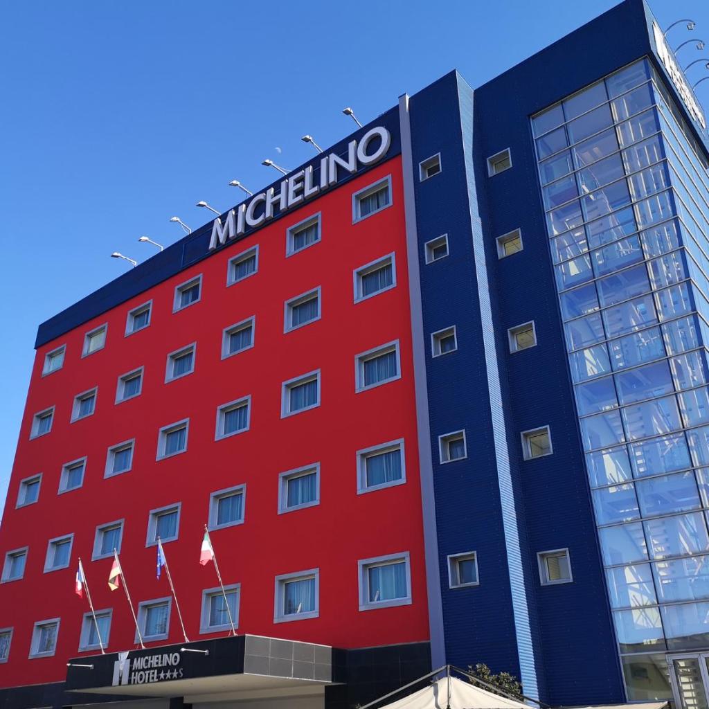 Photograph of MICHELINO 75 by the Sydney Hotel