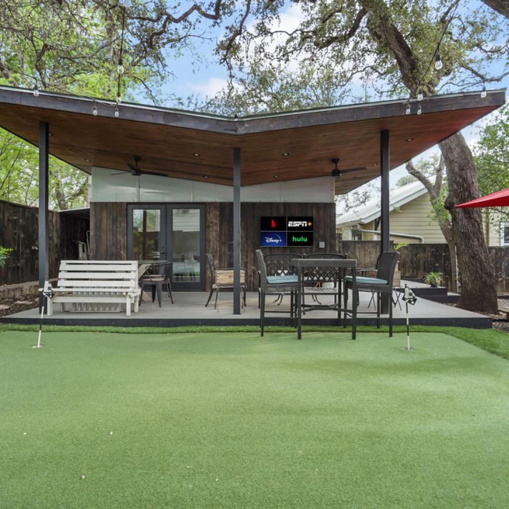 Photograph of Entertaining Charmer w Outdoor Games and Putt-Putt