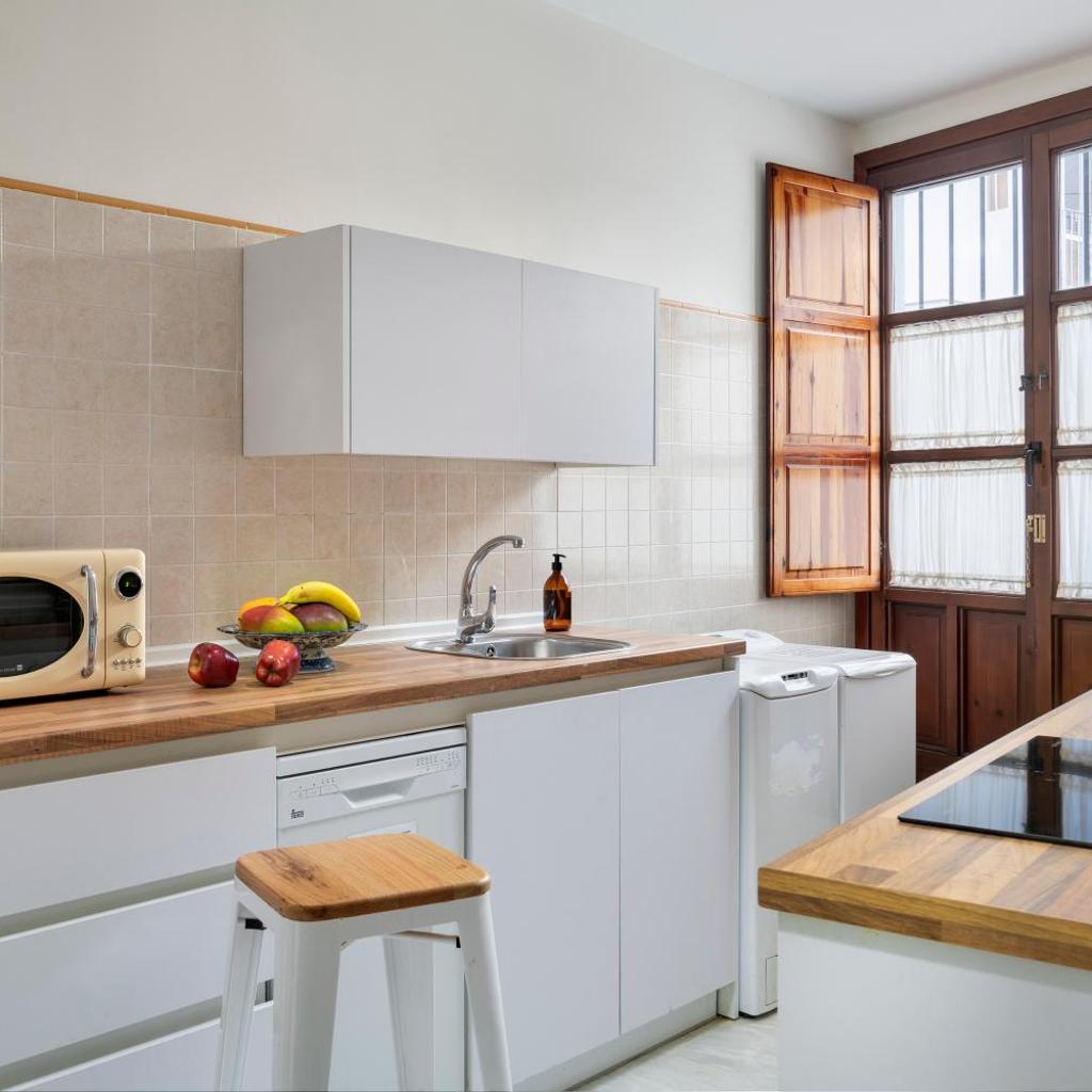 Photograph of MonKeys Apartments Alameda