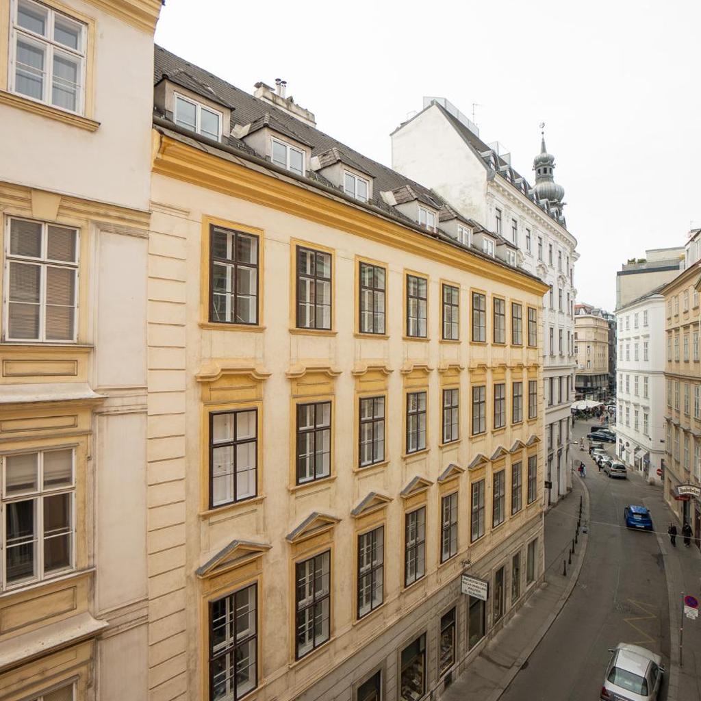 Photograph of Central living - Stephansdom Apartments