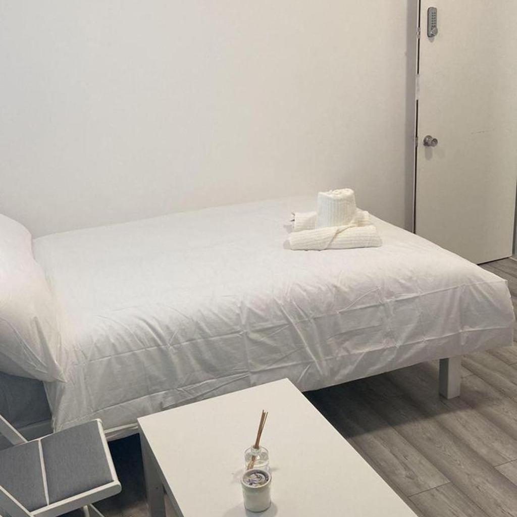 Photograph of Studio- Sleeps 2-Pets Ok-Action Park and Stn Close