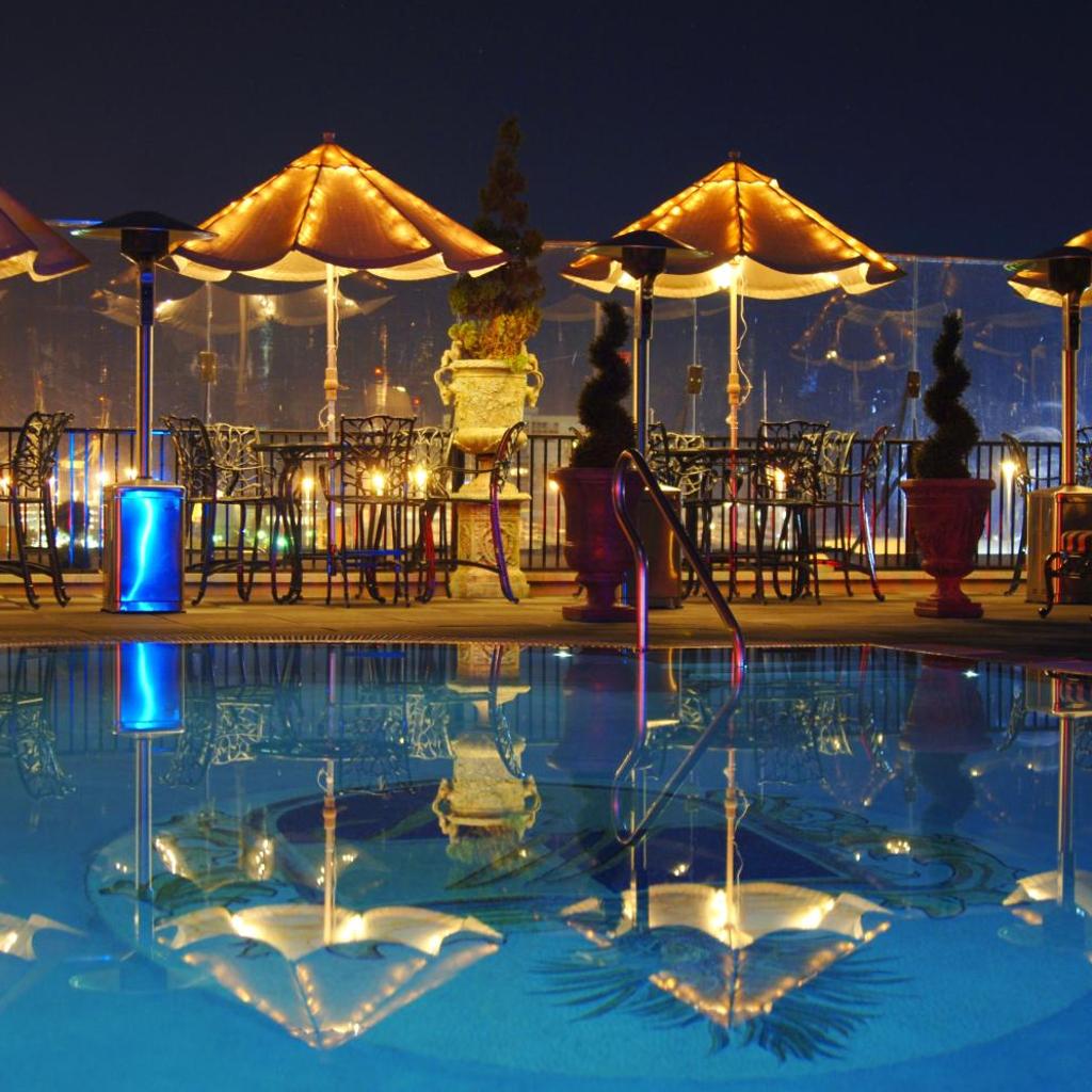 Market Pavilion Hotel — 