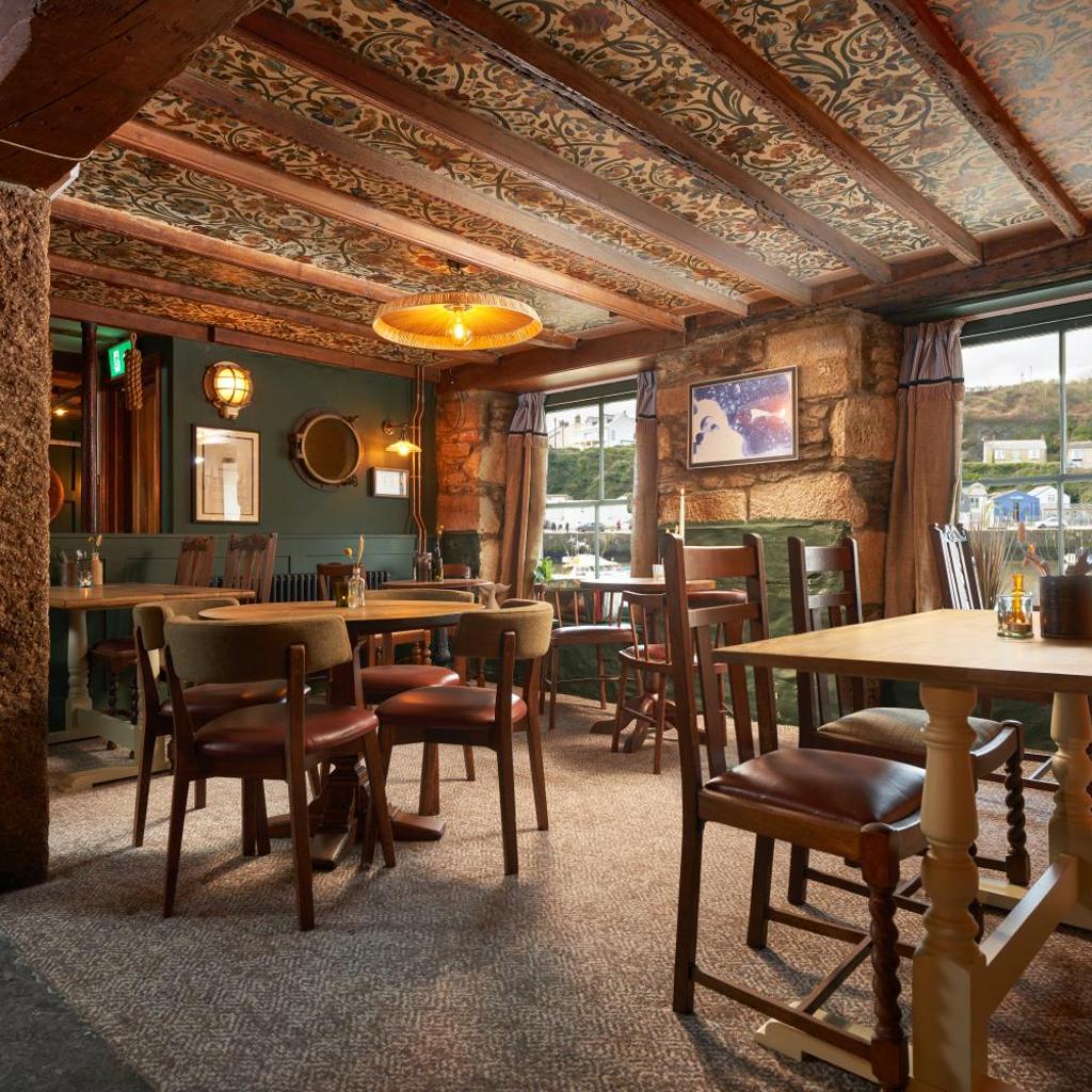 Harbour Inn — 