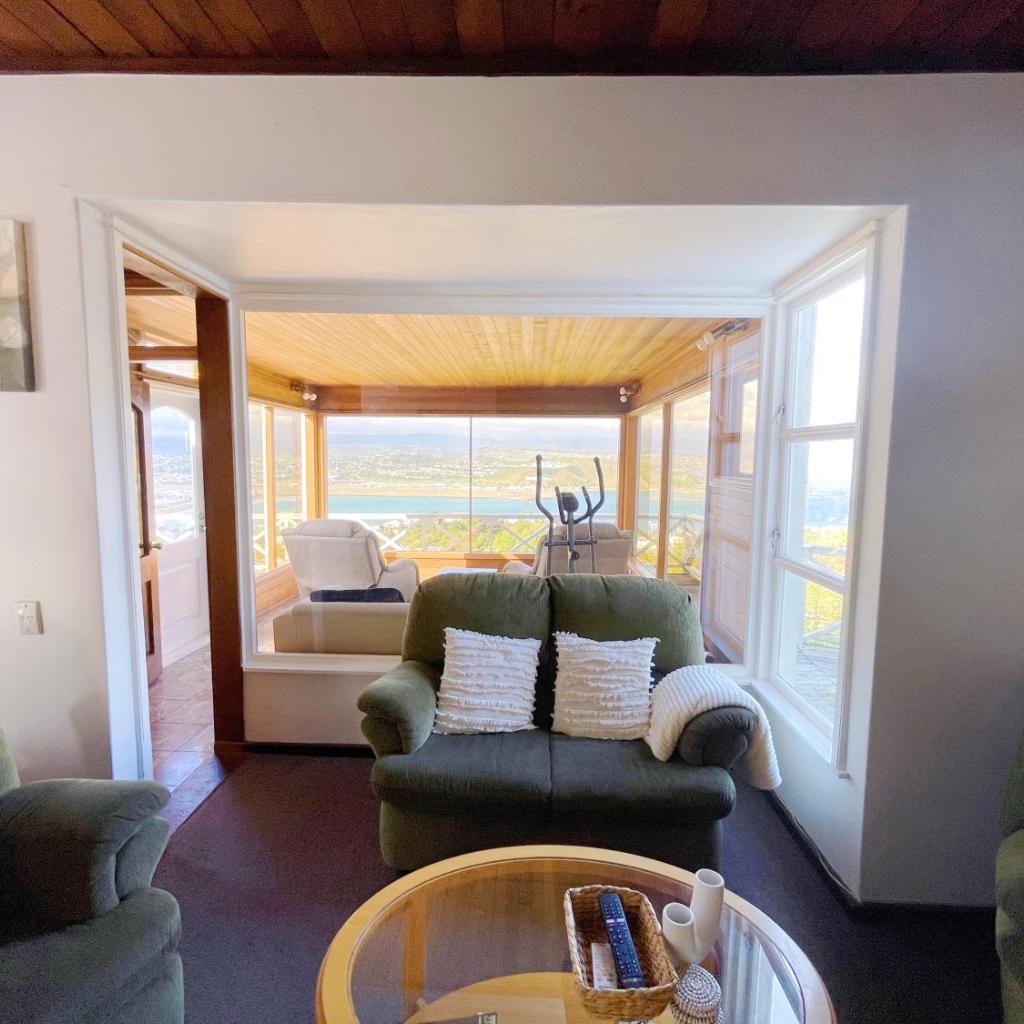 Photograph of NO PARTY ALLOWED,Sea view 5 bedroom house