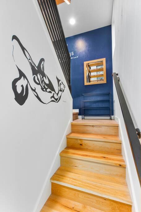 Photograph of Modern Sustainable Design in Ballard - 92 Wlkscore