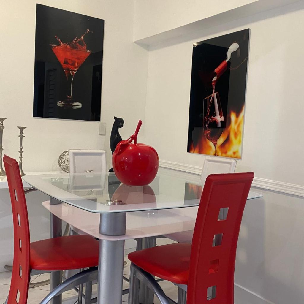 Photograph of Beautiful House 7 min from Miami Airport w FREE parking