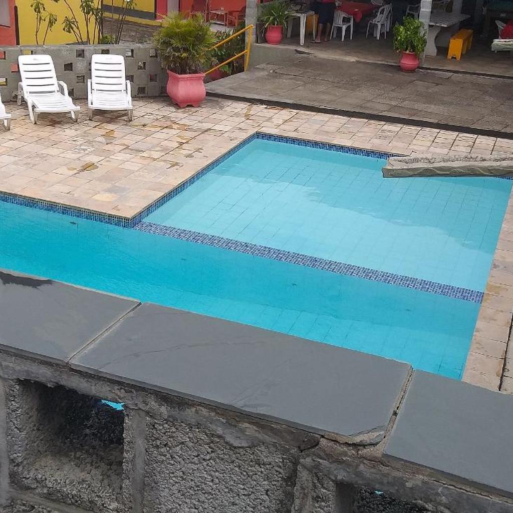FLATS no Forte a 200m da praia, com 60 m2, 2 quartos com ar condicionado, cozinha completa, área de lazer, WIFI, piscinas, estacionamento, acomodam 8 pessoas, portaria 24H, ambiente familiar. — foto 6