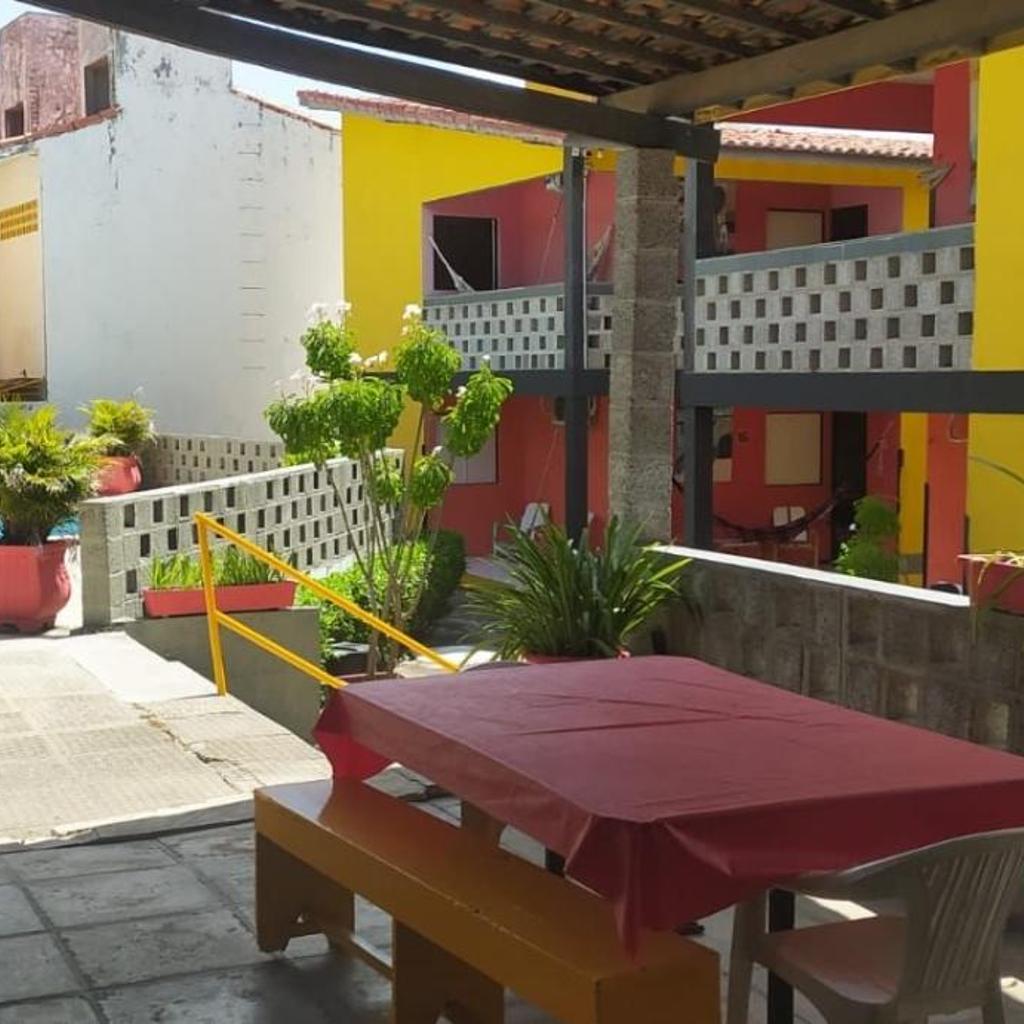FLATS no Forte a 200m da praia, com 60 m2, 2 quartos com ar condicionado, cozinha completa, área de lazer, WIFI, piscinas, estacionamento, acomodam 8 pessoas, portaria 24H, ambiente familiar. — foto 10