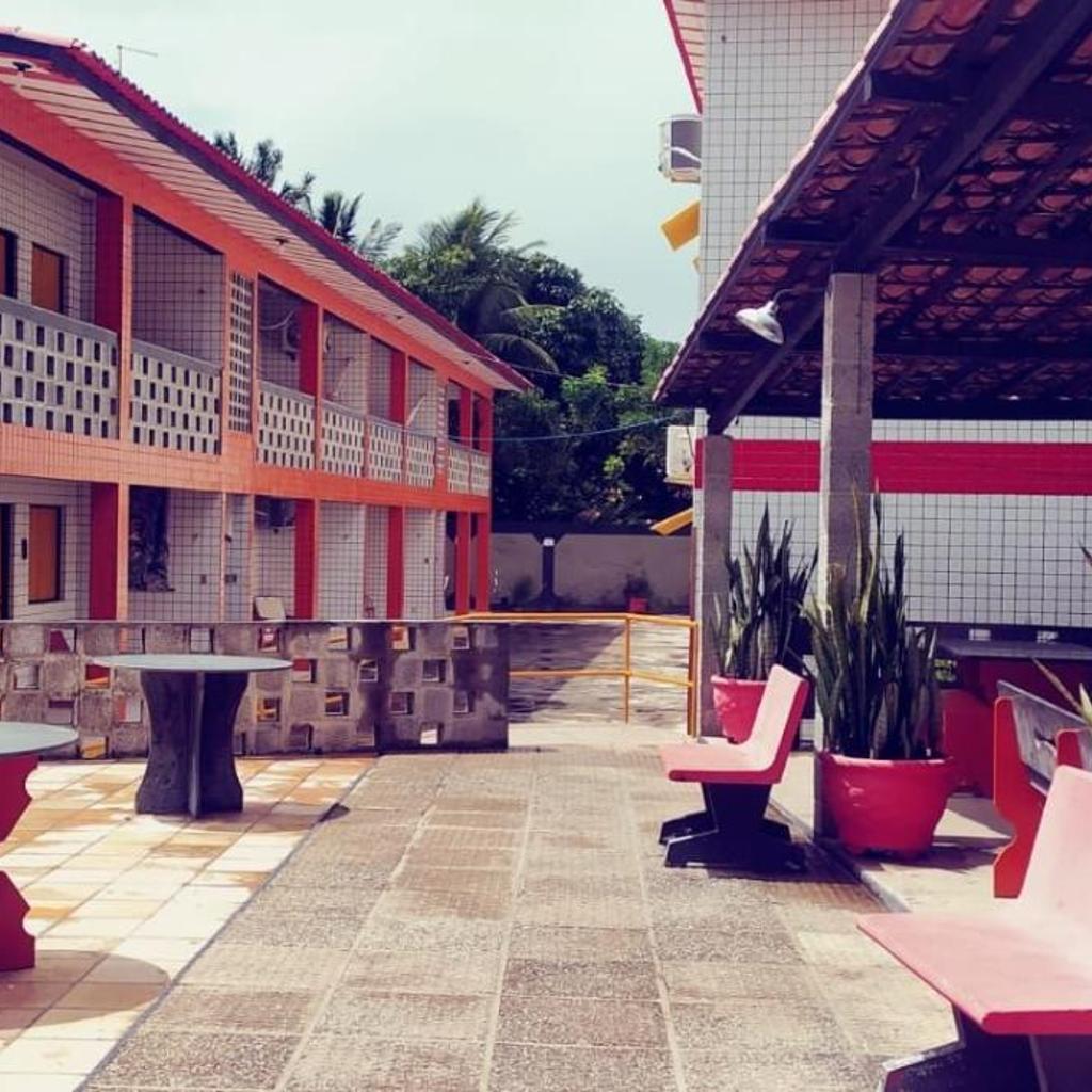 FLATS na Praia do Rio Âmbar, 40 m da praia, com 60 m2, cozinha completa, 2 quartos com ar condicionado, acomoda 8 pessoas, piscinas, área de lazer, WIFI, caseiro, ambiente familiar. — foto 7