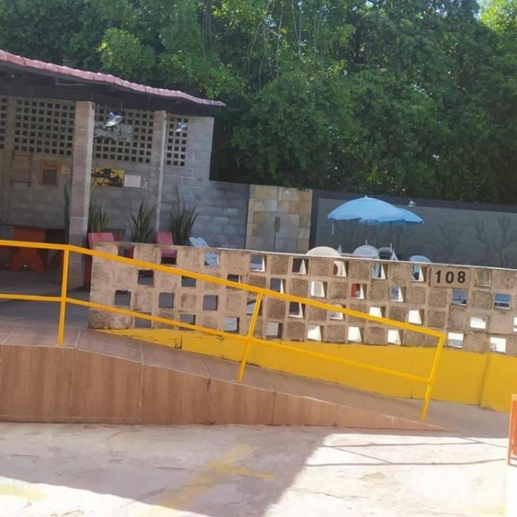 FLATS na Praia do Rio Âmbar, 40 m da praia, com 60 m2, cozinha completa, 2 quartos com ar condicionado, acomoda 8 pessoas, piscinas, área de lazer, WIFI, caseiro, ambiente familiar. — foto 8