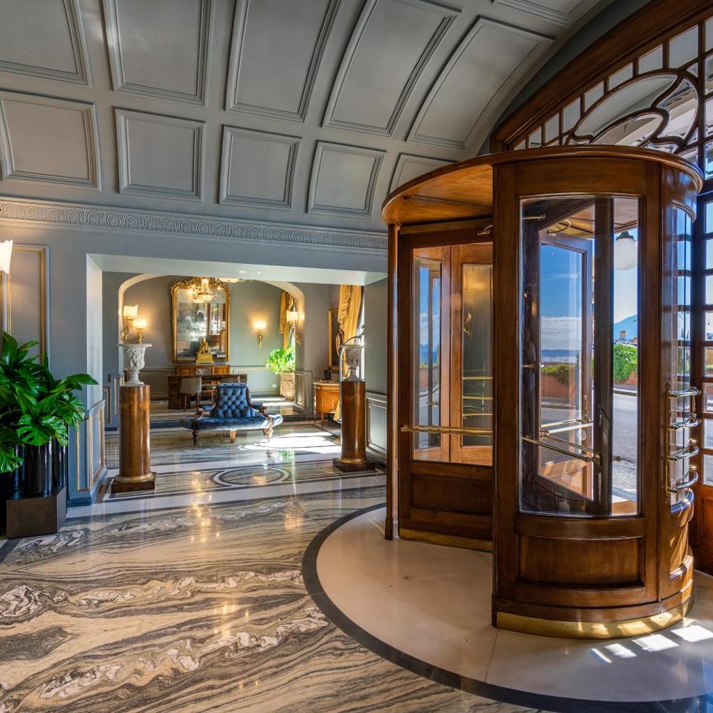 Grand Hotel Parker's — 