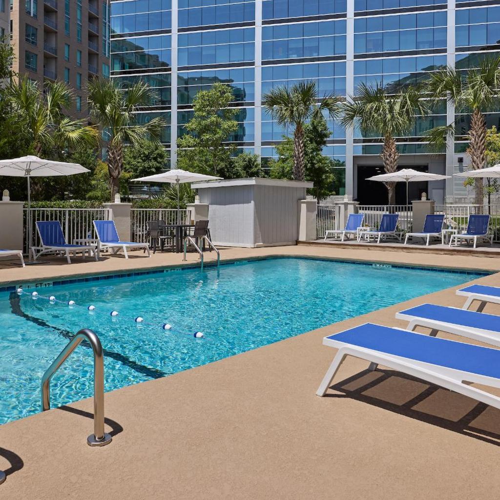 Photograph of Holiday Inn Express & Suites Charleston DWTN - Medical CTR by IHG