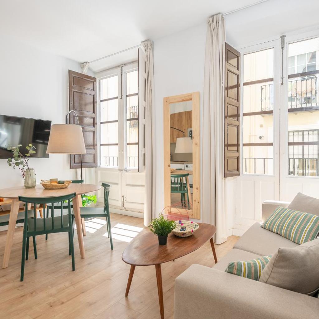 Photograph of Apartamentos Luna Suites Palacio Dorita