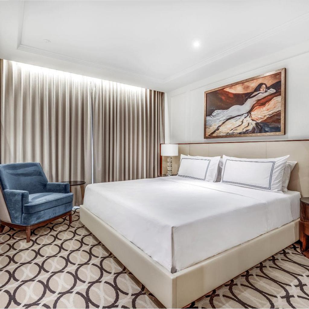 AZUR Legacy Collection Hotel — 