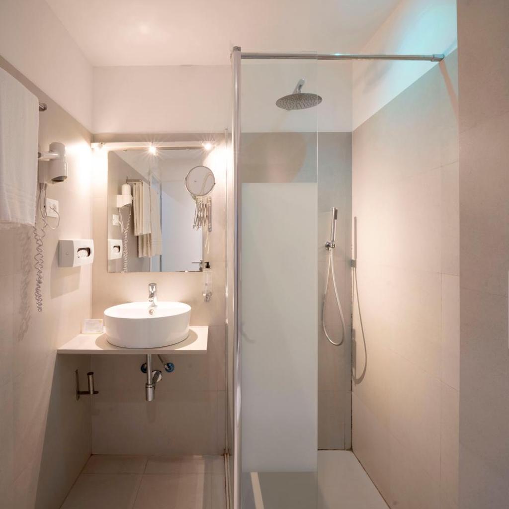 Photograph of Kleos Hotel Milano Città Studi by Kleos Group Collection