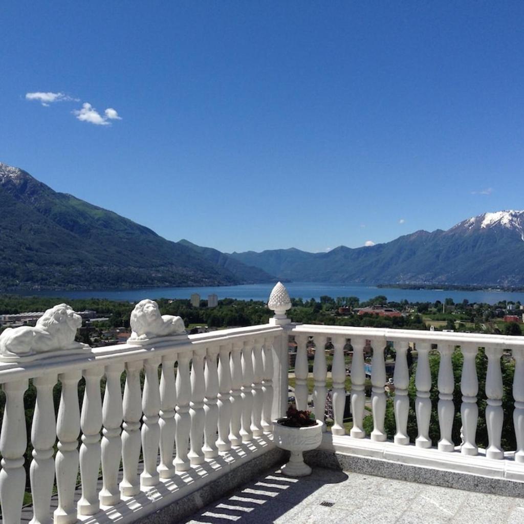 Image 5 - Ferienhaus Patrizia with a fantastic view of Lake Maggiore and the pool