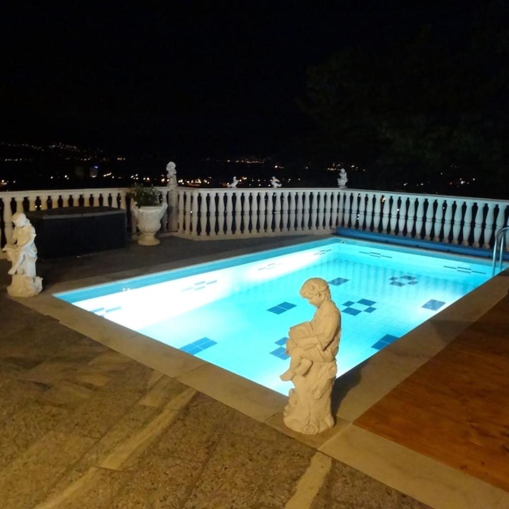 Image 14 - Ferienhaus Patrizia with a fantastic view of Lake Maggiore and the pool