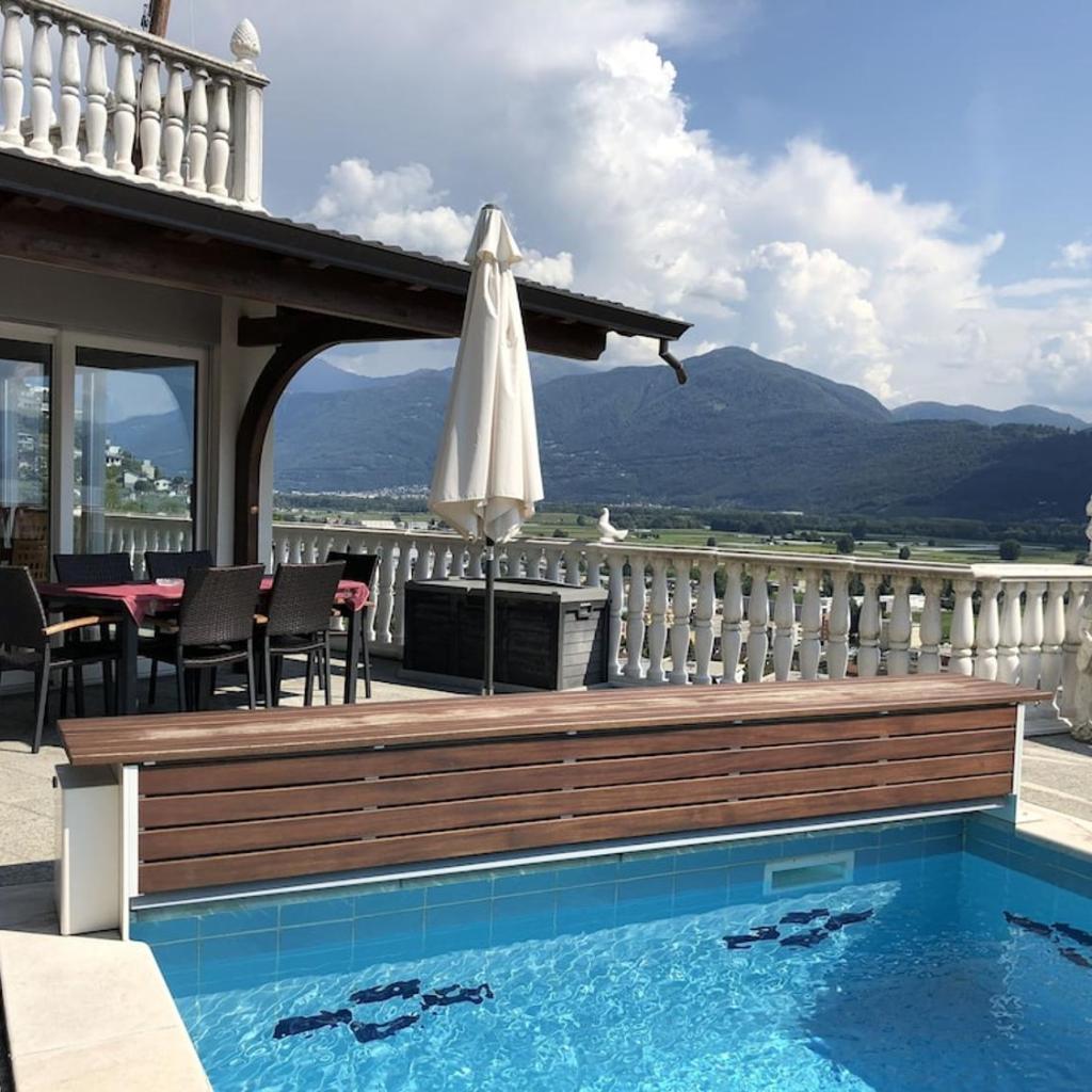 Image 7 - Ferienhaus Patrizia with a fantastic view of Lake Maggiore and the pool