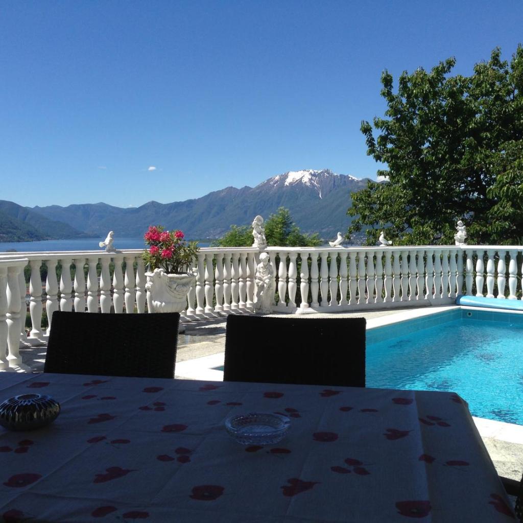 Image 6 - Ferienhaus Patrizia with a fantastic view of Lake Maggiore and the pool