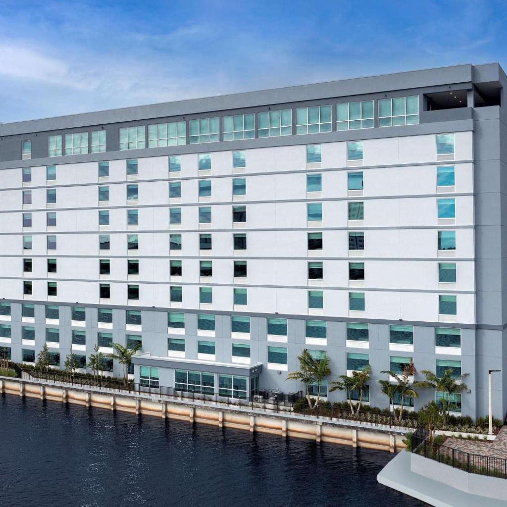 Photograph of Tru By Hilton Miami Airport South Blue Lagoon, Fl