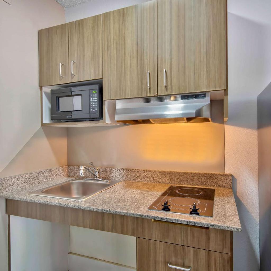 Photograph of Studio 6 Extended Stay - Austin, TX - Midtown