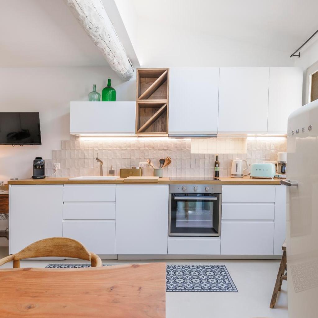 Photograph of Nice Renting - NEUVE - Luxury Triplex Old Town Massena Garibaldi - 4 BedRoom - AC