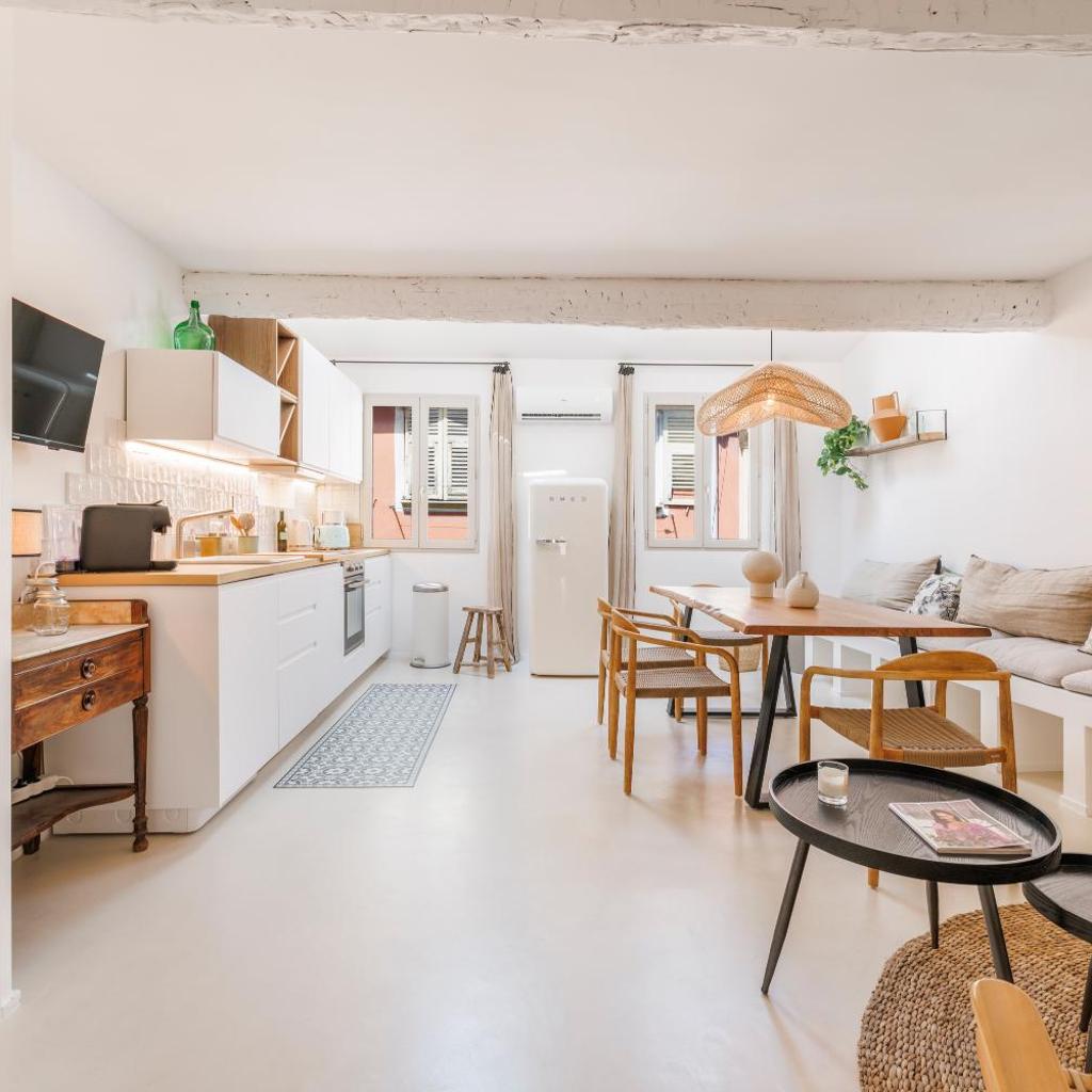 Photograph of Nice Renting - NEUVE - Luxury Triplex Old Town Massena Garibaldi - 4 BedRoom - AC