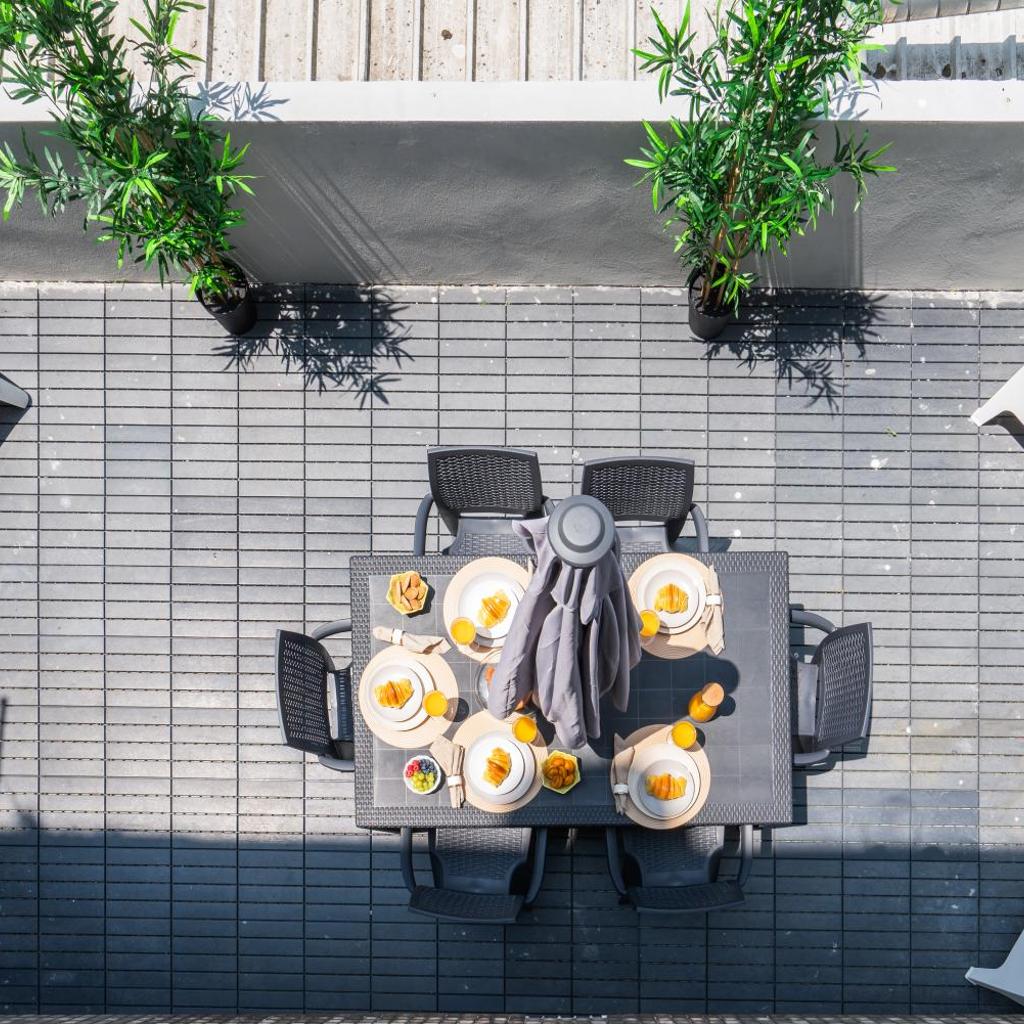 Photograph of Host Wise - Modern Flats with Stunning Terrace or Balcony - Central Location