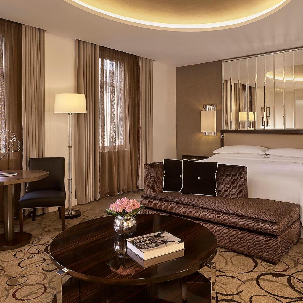 Photograph of Sheraton Grand London Park Lane