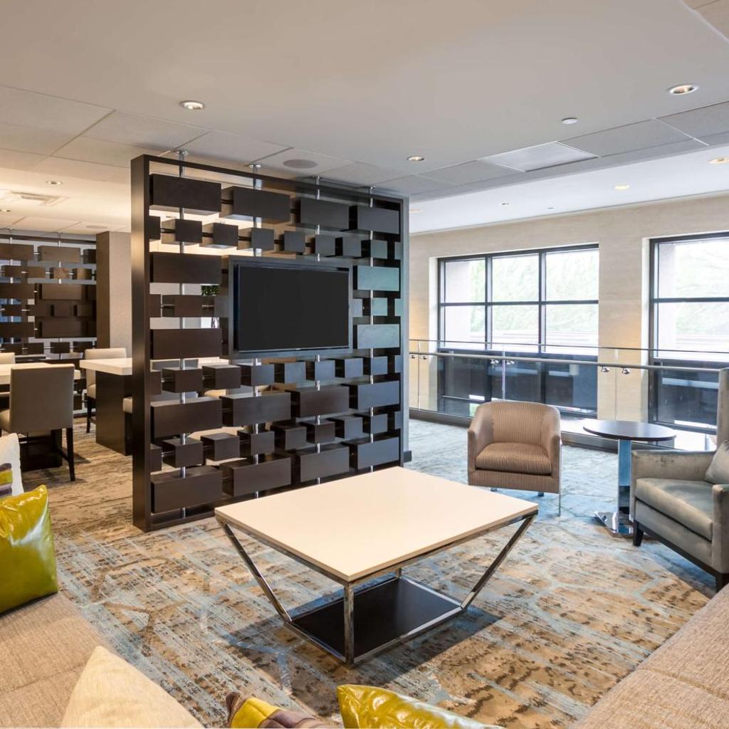 Photograph of DoubleTree by Hilton Hotel & Suites Houston by the Galleria
