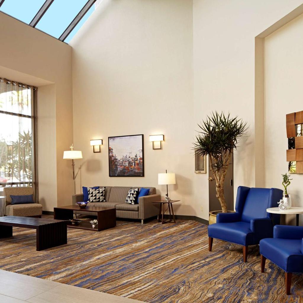 Photograph of Embassy Suites Los Angeles - International Airport/North