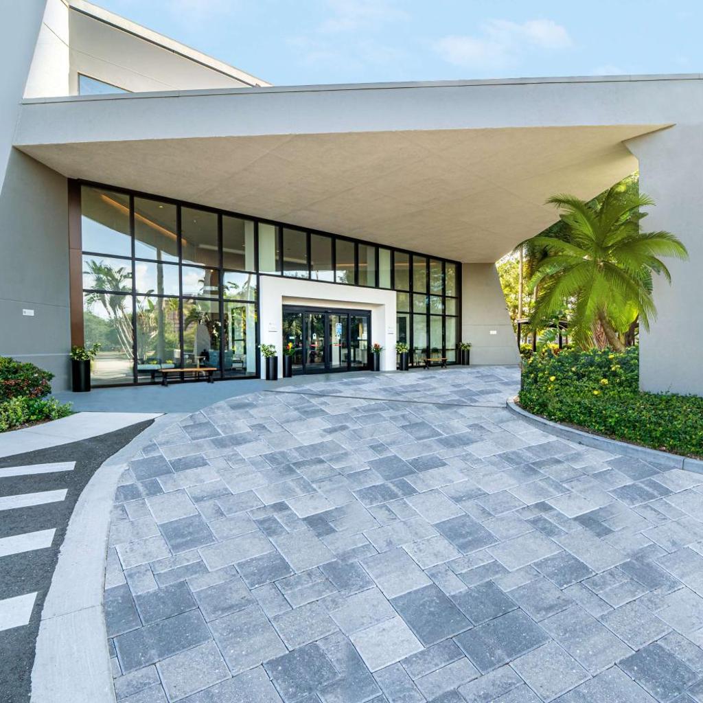 Photograph of DoubleTree by Hilton Tampa Rocky Point Waterfront