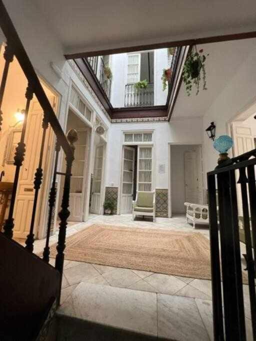 Photograph of Casa palacio del siglo XVIII en centro Sevilla.