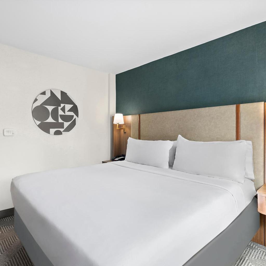 Holiday Inn Manhattan 6th Ave - Chelsea by IHG
