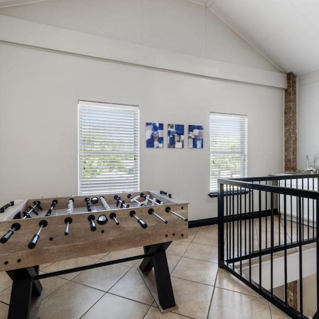 Photograph of Modern 3 Bedroom with 85 Inch TV