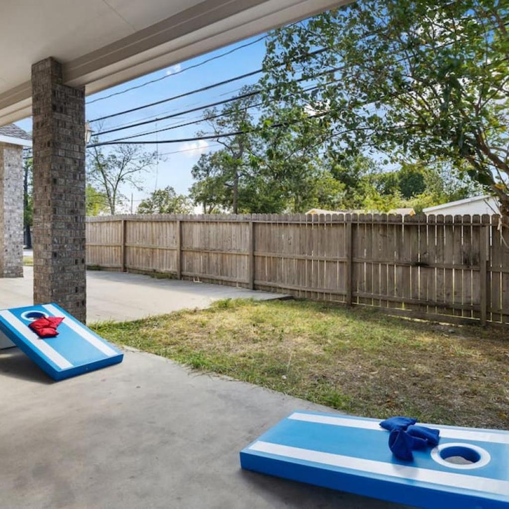 Photograph of Modern 3 Bedroom with 85 Inch TV
